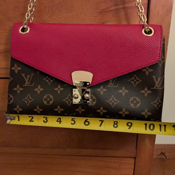 LV Monogram-style bag - Picture 5 of 6